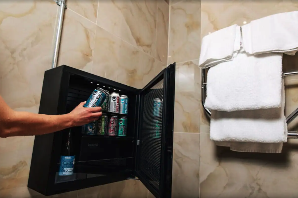 4* BrewDog Aberdeen hotel stays with shower beer fridge💦🍺